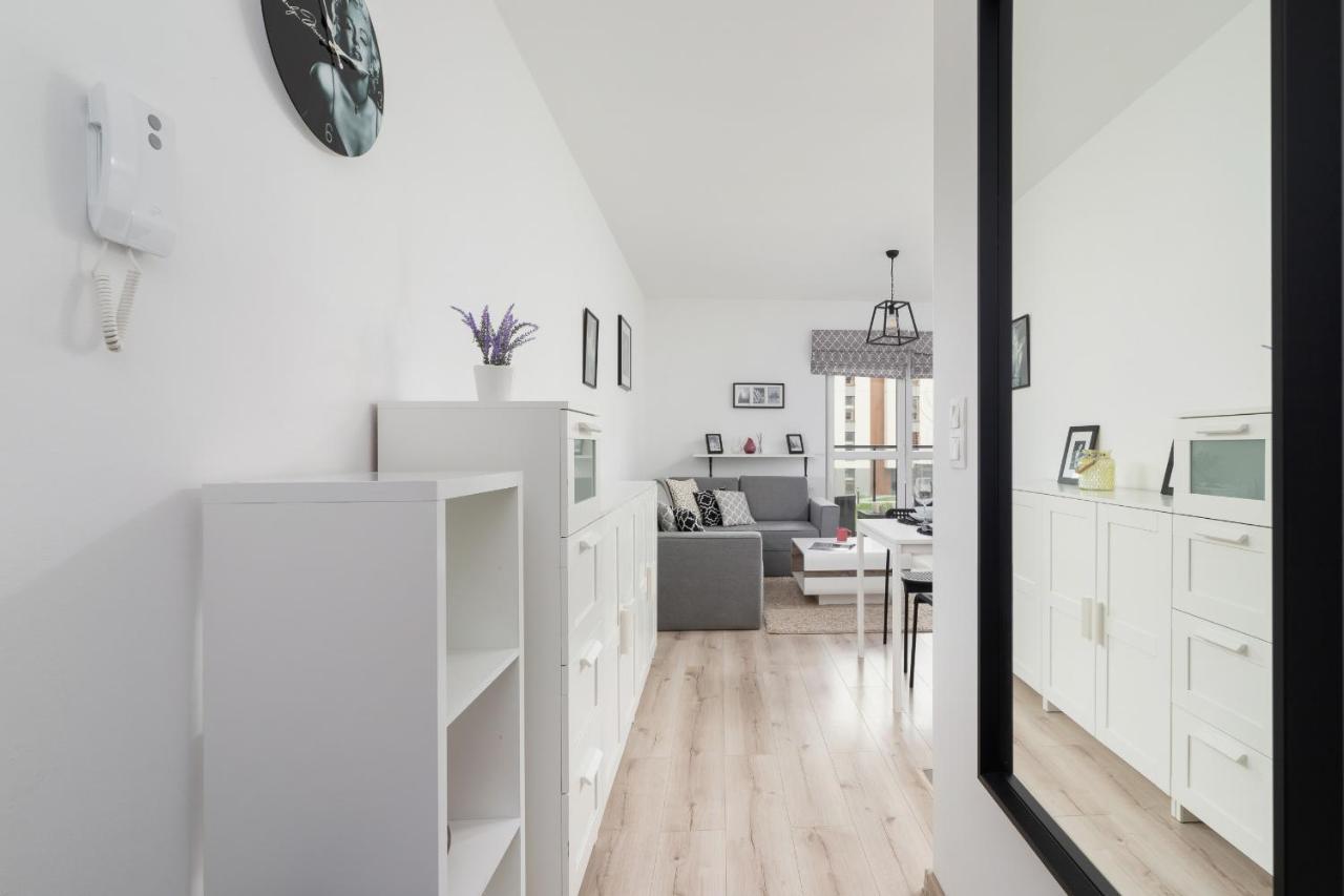 Krowodrza Apartment Premium With Balcony By Renters Prestige クラクフ エクステリア 写真